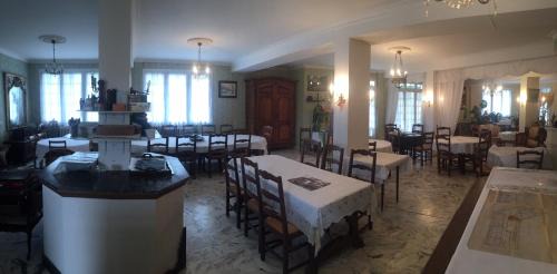 Reignac-sur-Indre Hotel | Budget-Friendly Stay at Mazmoura with Pool & Restaurant