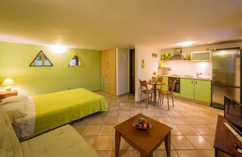 Stavros Apartment | Pet-Friendly Mazourka: 4-Star Hotel with Pool & Breakfast