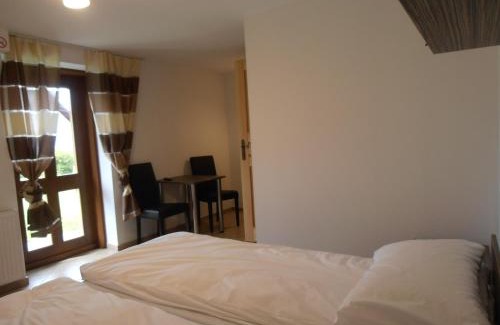 Mikolajki House | Family-Friendly Mazurski Zakątek Apartments with Kitchen