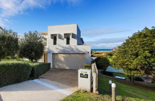 Lake Tyers Beach House | Discover Mazza by the Sea: Pet and Child-Friendly Retreat