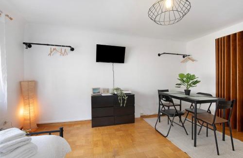 Neckarhausen Apartment | Family-Friendly Retreat at M B Homes Nürtingen