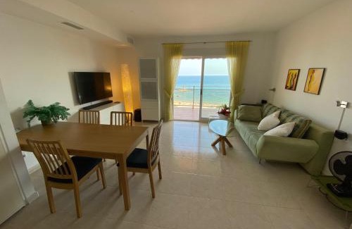 Villajoyosa Apartment | MB2C: Spacious Oceanfront Apartment with Scenic Views