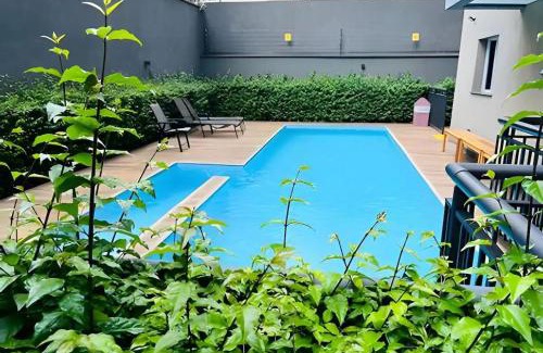 Se Apartment | Cozy Retreat in Liberdade with Pool for Family Fun