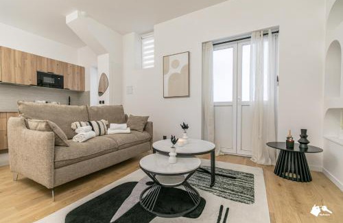 Quartier de Javel Apartment | Elegant Felix Faure Apartment near the Eiffel Tower