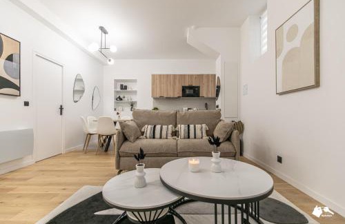 Quartier de Javel Apartment | Elegant Felix Faure Apartment near the Eiffel Tower