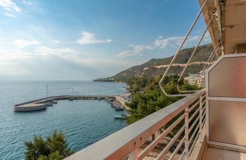 Loutraki-Agioi Theodoroi Apartment | Oceanfront MC 1 Residences: Pet-Friendly and Family Friendly