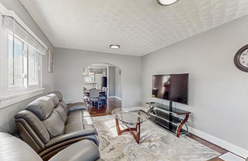Michigan City House | MC Beach Getaway