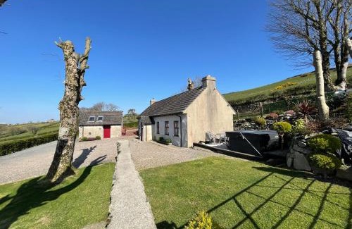 Newry House | Mc Courts Cottage: Perfect for Families & Pet Lovers
