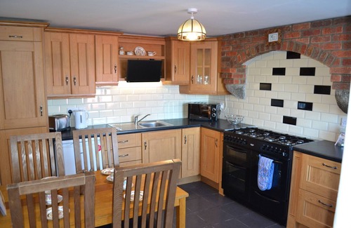 Newry Cottage | Unforgettable Stay at Mc Courts Cottage, Mourne Mountains