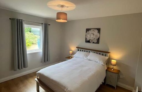 Enniskillen House | Experience Family-Friendly Comfort at Mc's View Hotel