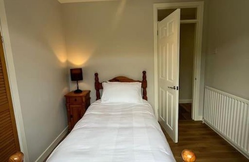 Enniskillen House | Experience Family-Friendly Comfort at Mc's View Hotel