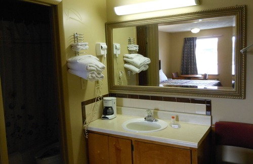 Fort Mc Clellan Hotel | Comfortable Stay at McClellan Inn Anniston with Breakfast