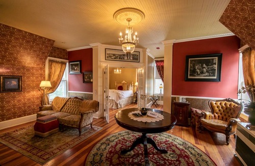 McCloud Hotel | Experience the McCloud River B&B: Rated 9.6 with Ocean Views
