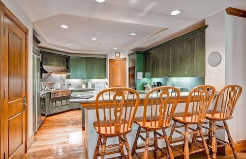 Highlands Townhomes Condo | Unforgettable Stay at McCoy Peak Lodge 101 - Four Bedroom