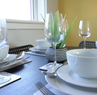 Glasgow House | Welcoming McCracken House: Pet and Child Friendly Stays