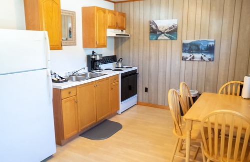 Ohiopyle House | Discover McCune Room: Pet-Friendly Retreat in Ohiopyle