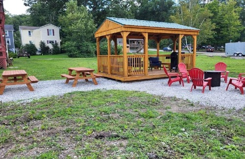 Ohiopyle House | Discover McCune Room: Pet-Friendly Retreat in Ohiopyle