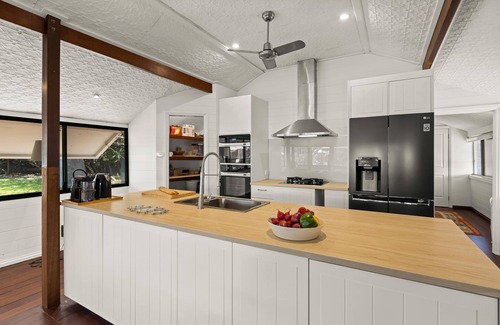 Broome House | Elegant Heritage House with Private Pool & Tennis Court