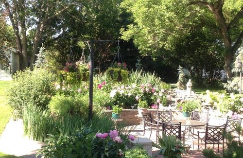 Drumheller Bed & Breakfast | Discover McDougall Lane Bed & Breakfast: Family Friendly Getaway