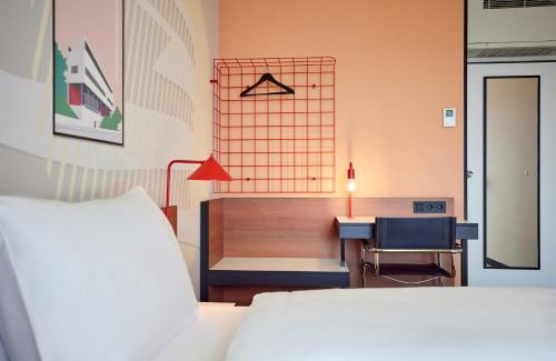Nordbahnhof Hotel | Convenient ibis Hotel Stuttgart City with Family-Friendly Amenities