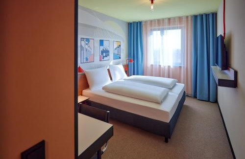 Nordbahnhof Hotel | Convenient ibis Hotel Stuttgart City with Family-Friendly Amenities