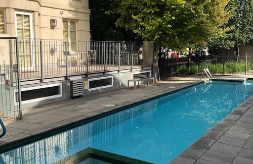 East Melbourne Apartment | Prime Location Near MCG and Rod Laver with Pool Access