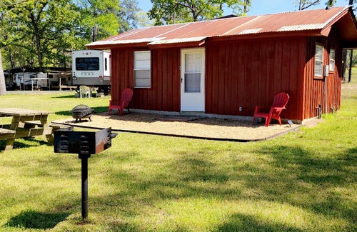 Hemphill Cabin | Cozy McGee's Landing Cabin 2 at Toledo Bend Lake