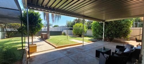Broken Hill House | McGowen st accommodation