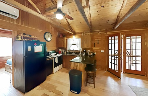Dripping Springs House | McGregor Dream: Family-Friendly Stay with Kitchen Amenities
