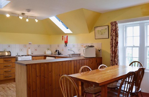 Straiton House | Experience Comfort at McIntyre Cottage - Pet & Child Friendly