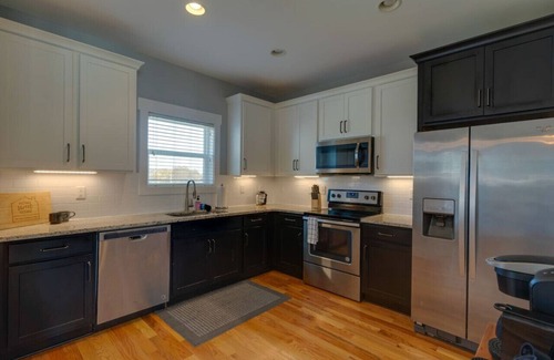 Radnor Apartment | Family-Friendly 3 Bedroom Home with Huge Yard Near Broadway