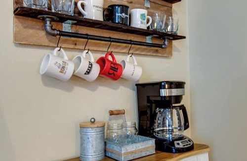 Radnor Apartment | Cozy McIver's Cottage Suite Near Downtown - Guest Rated 9.8