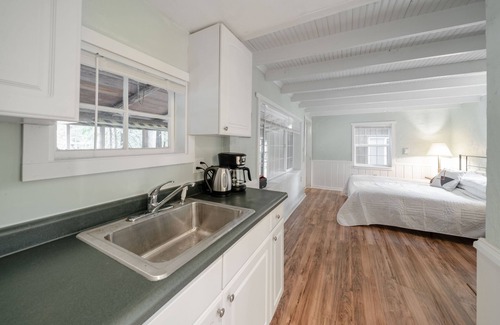 Blue River Cabin | Cozy McKenzie River Cabin with Pet-Friendly Amenities