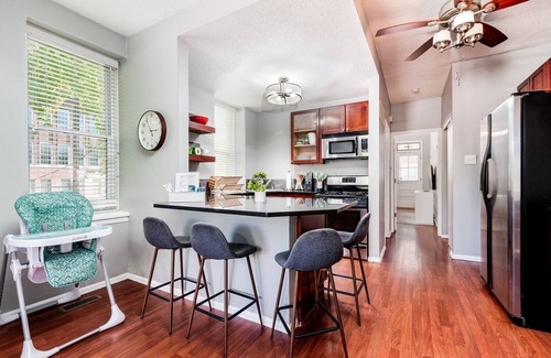 Downtown St. Louis House | Discover McKinley Heights Duplex with Spa & Family Amenities