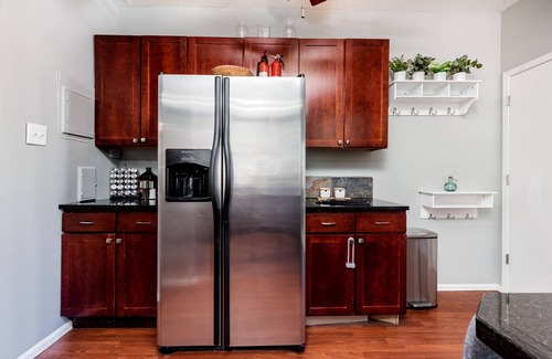 Downtown St. Louis House | Discover McKinley Heights Duplex with Spa & Family Amenities