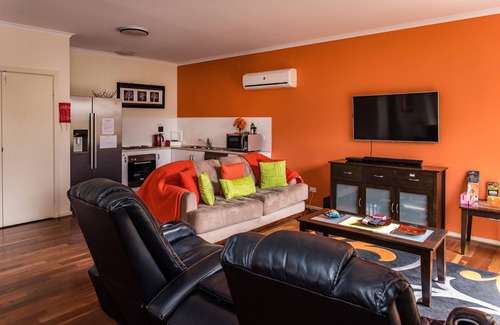 McLaren Vale Apartment | Charming McLaren Vale Studio Apartments with Spa & Hot Tub