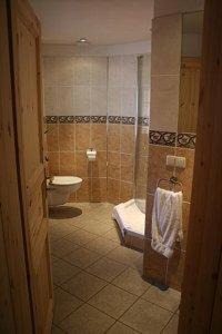 Kofferen House | Discover McMüller's Brauereigasthof: Pet-Friendly Retreat