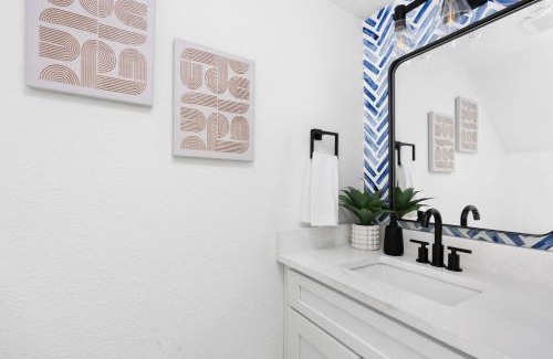 South Lamar House | MCM Condo Near Downtown SoCo Pet Friendly