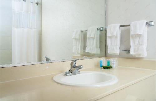 Beaumont Hotel | Elegant MCM Eleganté Hotel & Conference Center Awaits You