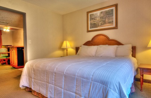 Abilene Hotel | Guest Rated Comfort at MCM Elegante Suites Abilene