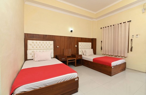 Bojonegoro Hotel | Relax at MCM Hotel Wisata Bojonegoro with Pool Access