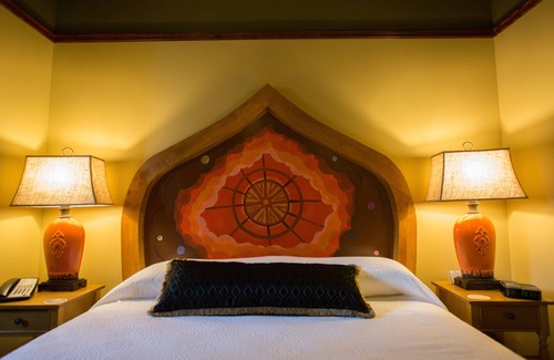 Bothell Hotel | Explore McMenamins Anderson School: Rated 9.4 with Pool & Dining
