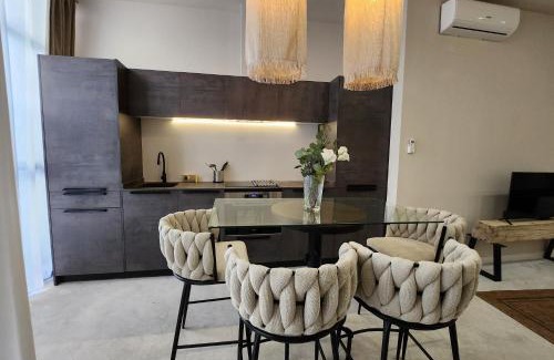 Quatre Carreres Apartment | Discover Studio Huerta Valencia: Family-Friendly Retreat