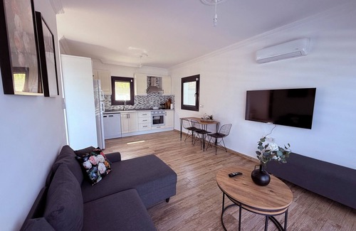 Meselik Villa | Meşelik Göl Manzaralı Full Müstakil havuzlu villa