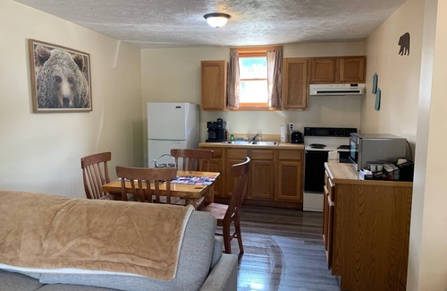 Ohiopyle Hotel | Cozy Meadow Retreat: Pet-Friendly Cabinesque Stay in Ohiopyle