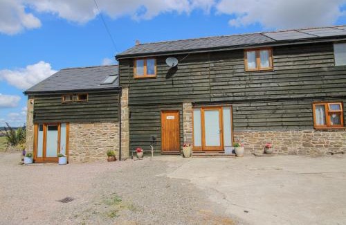 Craven Arms House | Discover Meadow Barn: 4-Star Getaway with a 9.8 Rating