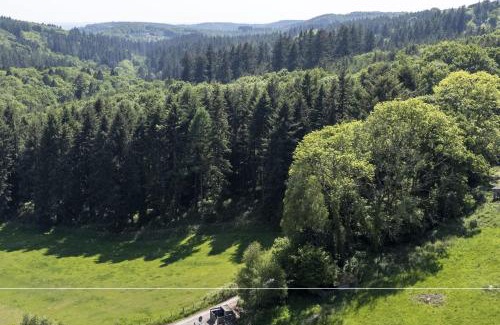 Cinderford House | Pet-Friendly Retreat at Meadow Byre for Family Comfort