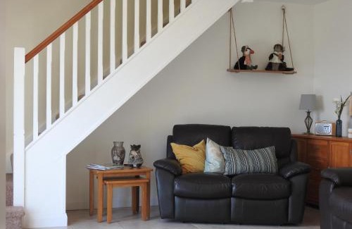 Bushmills House | Pet-Friendly Meadow Cottage: 4-Star Retreat with Top Reviews