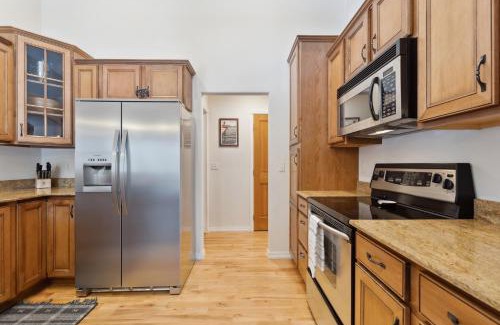 Columbia Falls House | Inviting Meadow Lake Villa: Family-Friendly Retreat Awaits