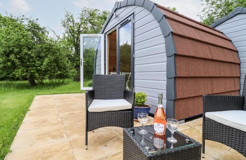 Blaisdon House | Family-Friendly Retreat at Meadow Lodge Berrys Place Farm